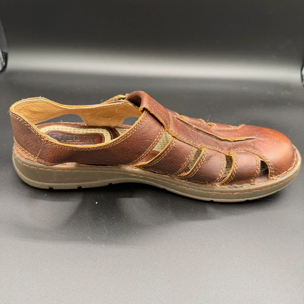 Born Mens Size 11M Brown Leather Fisherman Sandals